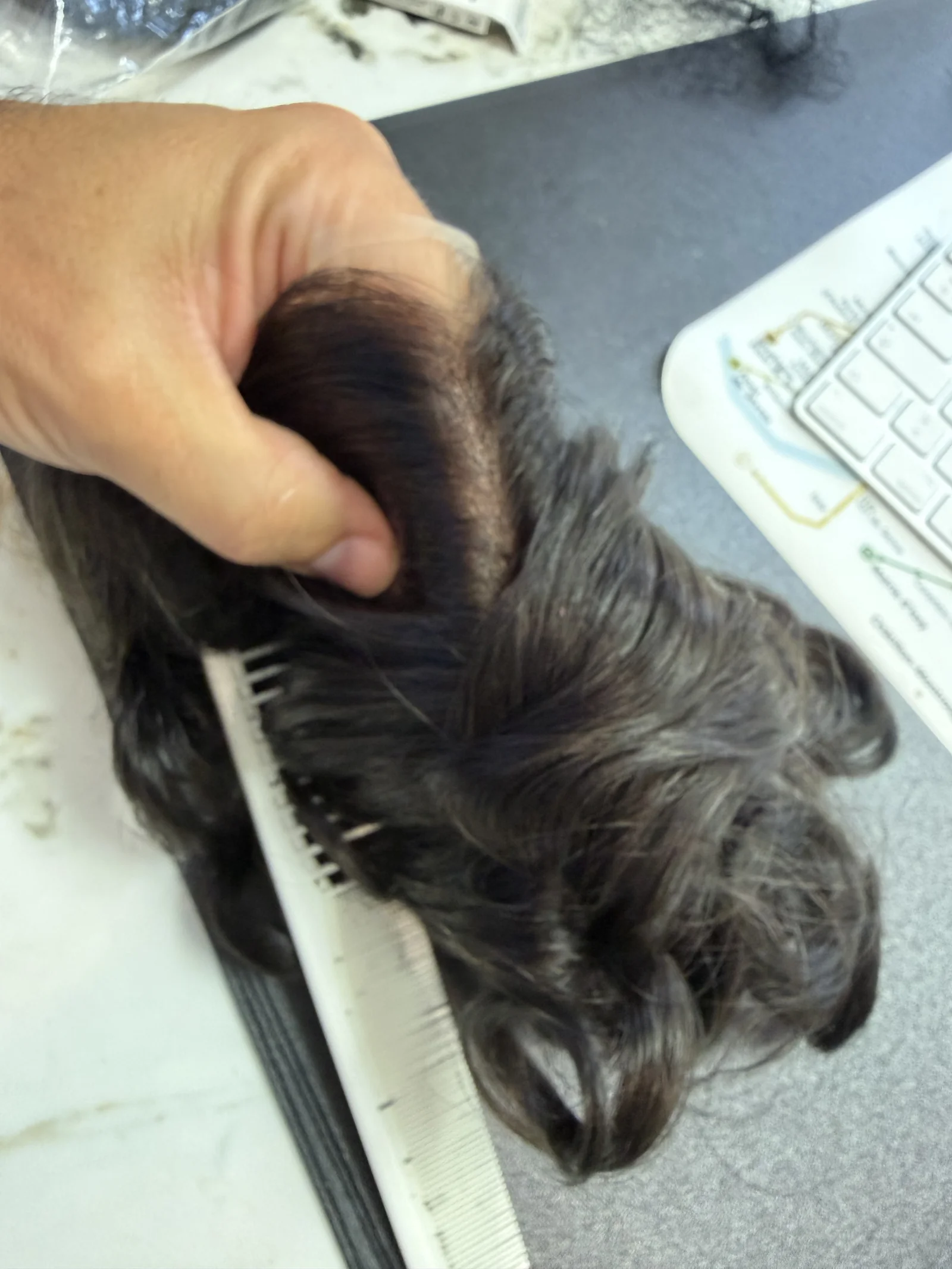 Fotografía real del peinado, las ondas y el color.